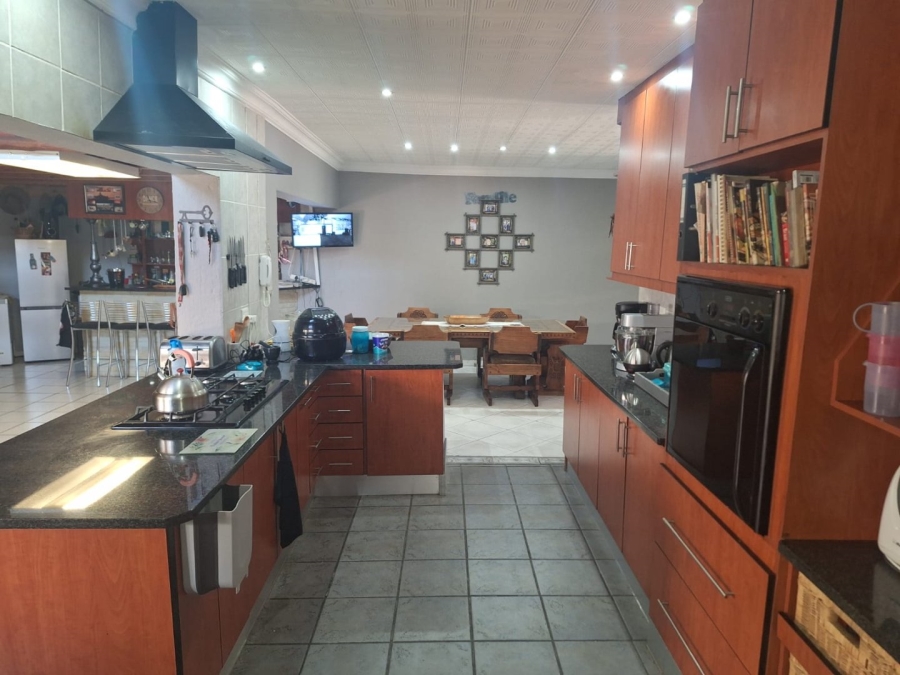 3 Bedroom Property for Sale in Pellissier Free State